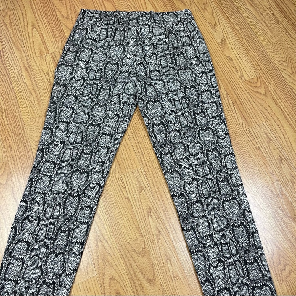 Zara Women’s Grey Snakeskin Print Slim Leg Ankle Crop Trousers
